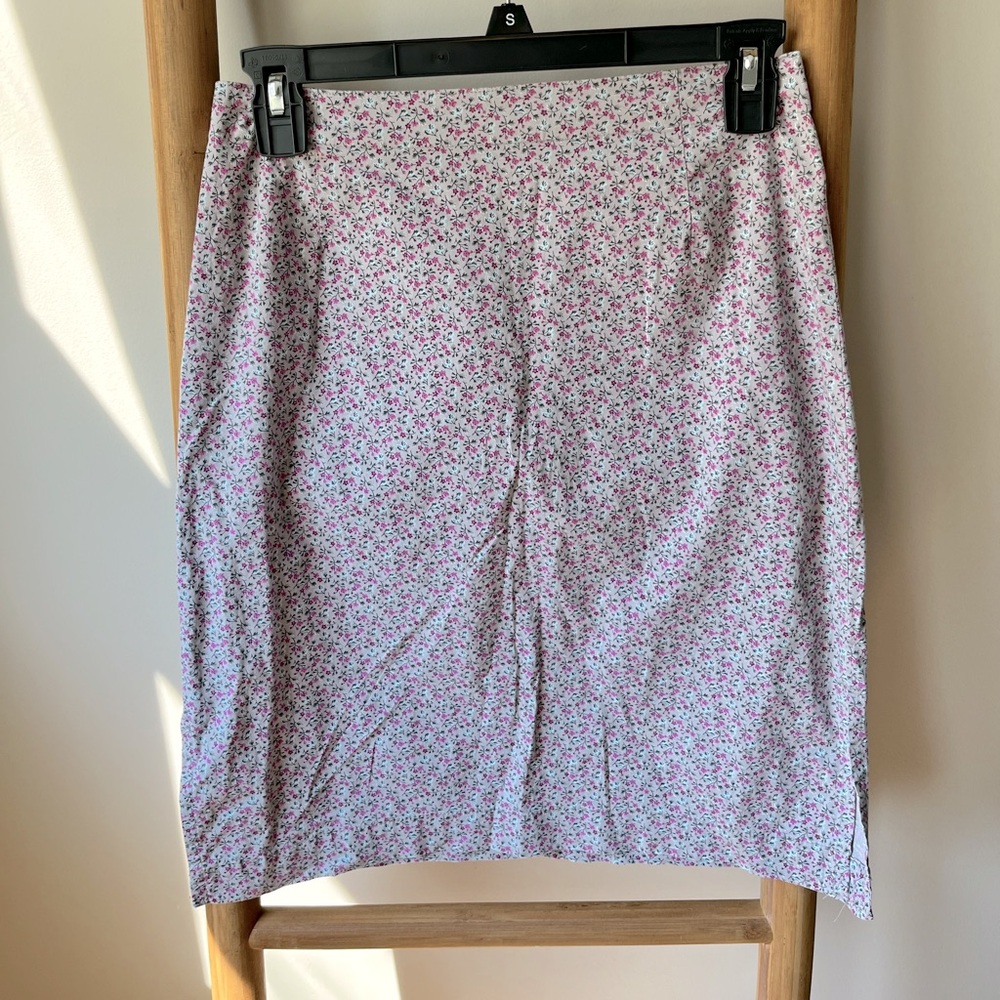 Gap floral pencil skirt with slits on each side!